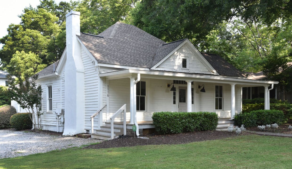Canton 1116 Main